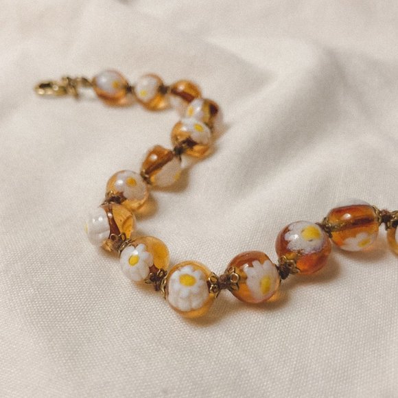 Daisy Faux Amber Glass Bead Knotted Bracelet - Picture 6 of 10